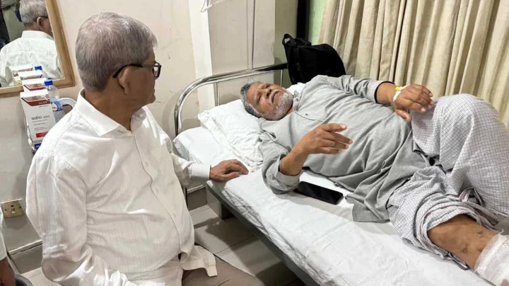 জাগপা সভাপতিকে দেখতে হাসপাতালে মির্জা ফখরুল